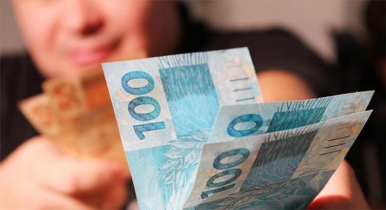 A previsão do governo é que as cotas do PIS/Pasep injetem R$ 35,7 bilhões na economia do País. A previsão do governo é que as cotas do PIS/Pasep injetem R$ 35,7 bilhões na economia do País.